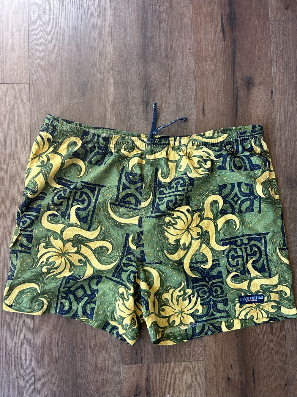 Quiksilver Vintage Green and Yellow Floral Swim Trunks !! XXL